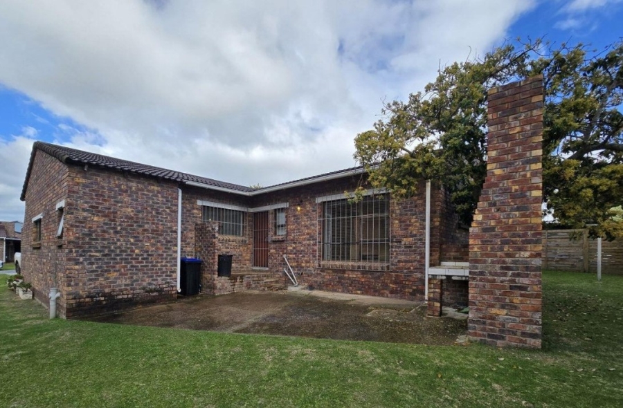 4 Bedroom Property for Sale in Noorsekloof Eastern Cape